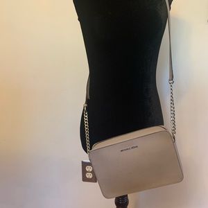 Pearl Grey Michael Kors Jet Set Crossbody